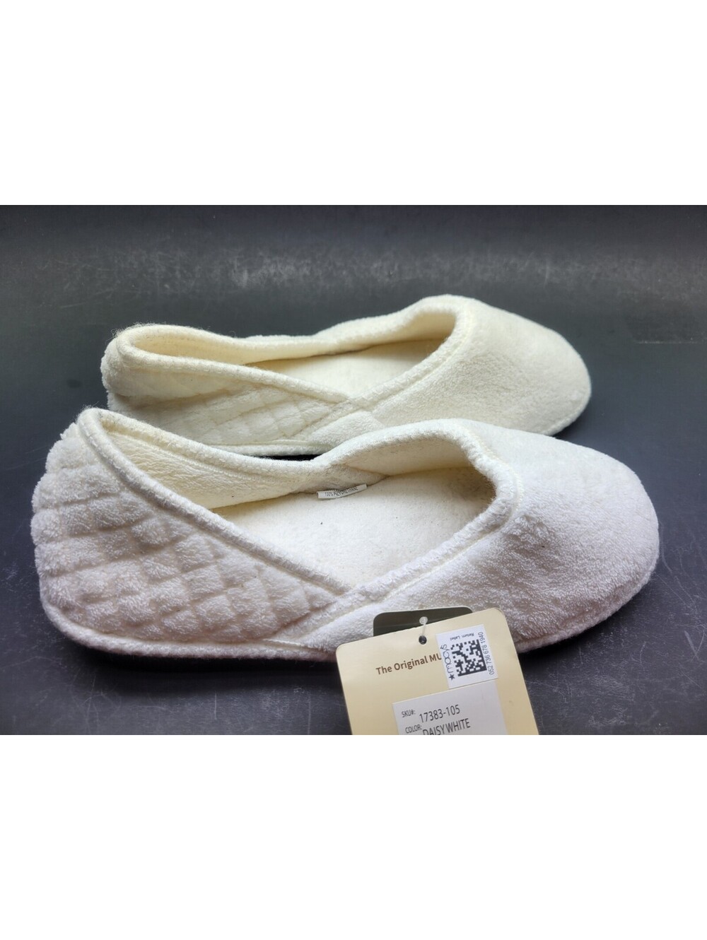 MUK LUKS Women's Slipper Beverly Micro Chenille Daisy White Size Medium 7-8